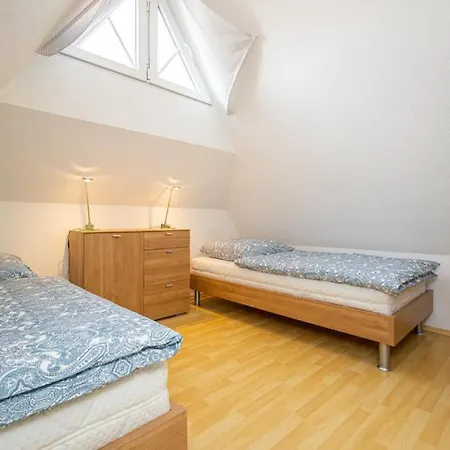 Mine Heimat Een, Moderne Und Komfortable Reet-doppelhaushaelfte Fuer 4 Personen In Zingst