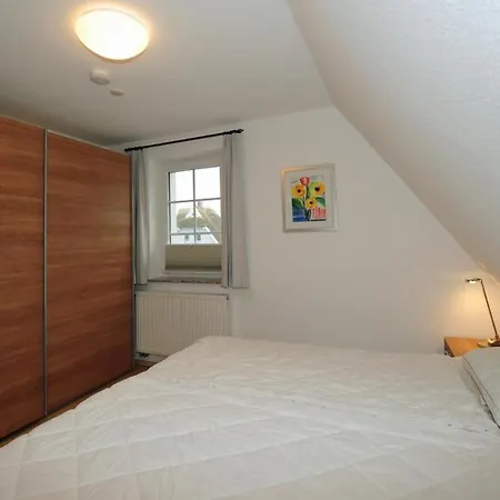 Vakantiehuis Mine Heimat Een, Moderne Und Komfortable Reet-doppelhaushaelfte Fuer 4 Personen In *